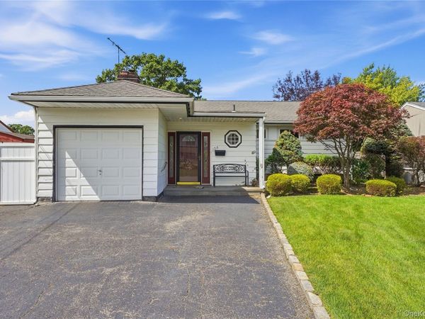 156 Broadway , Massapequa Park, NY 11762