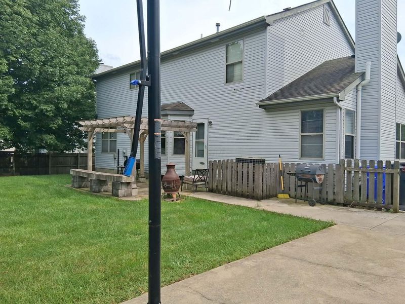 4838 Grove Pointe Drive , Groveport, OH 43125 Photo 2