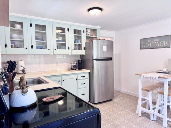 42 Vineyard Avenue, Hyannis, MA 02601