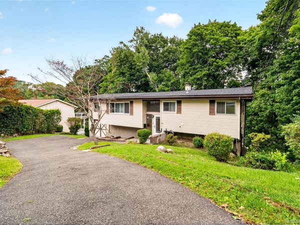 23 Howard Avenue , Valhalla, NY 10595