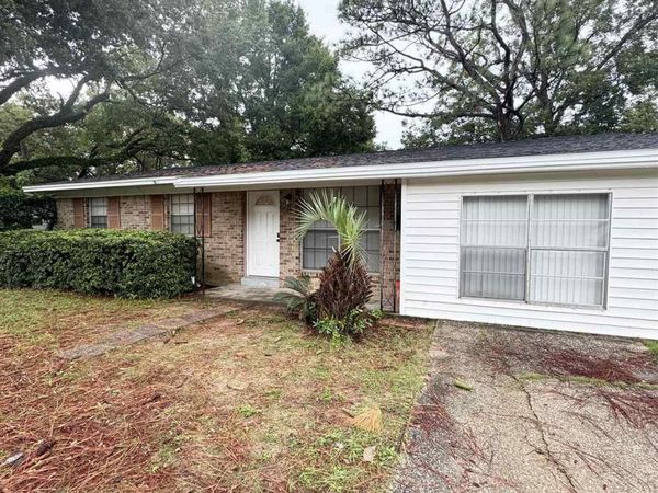 4516 Charmonte Way, Pensacola, FL 32505
