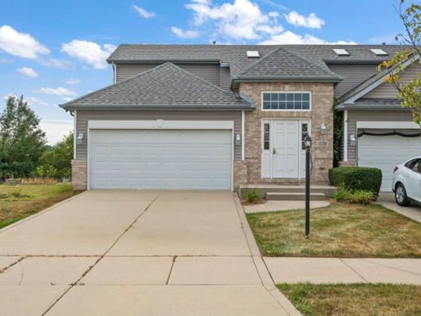 11238 Pike Place, Crown Point, IN 46307