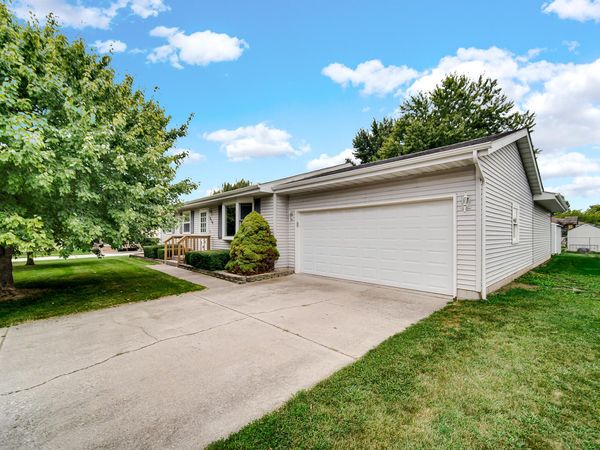 214 Locust Avenue S , Hebron, IN 46341