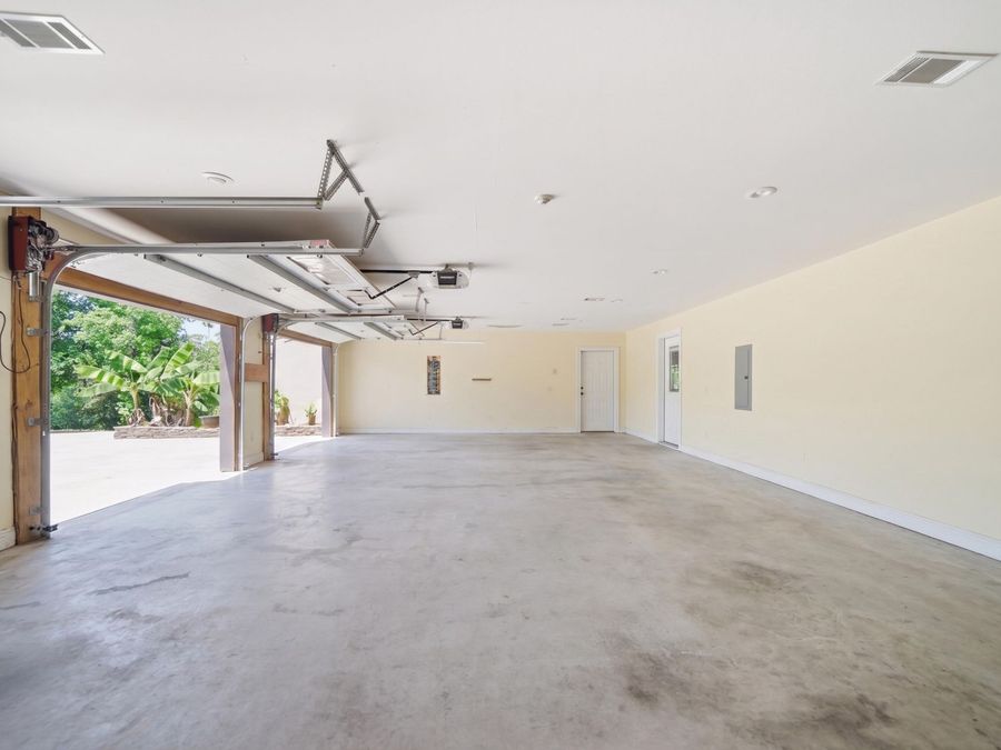 Property Image 100