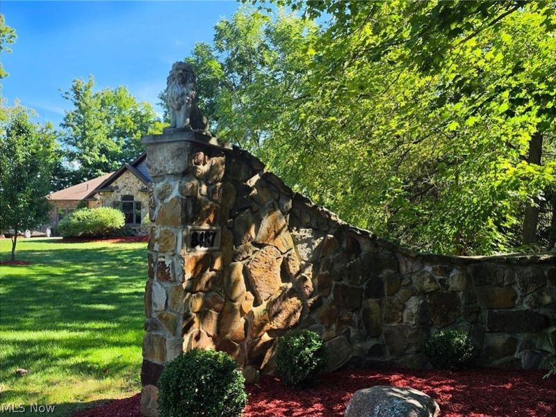8487 Center Street , Mentor, OH 44060 Photo 4