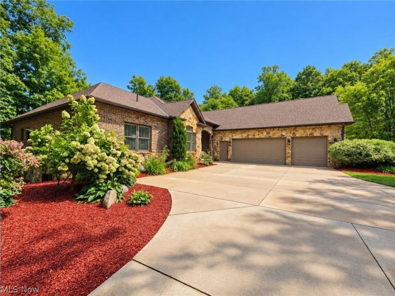 8487 Center Street , Mentor, OH 44060 Photo 5