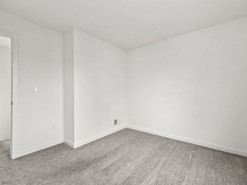 3527 Siam Avenue, Cleveland, OH 44113 Photo 18