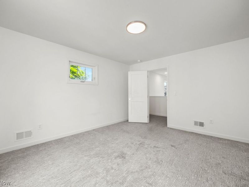 3527 Siam Avenue, Cleveland, OH 44113 Photo 35
