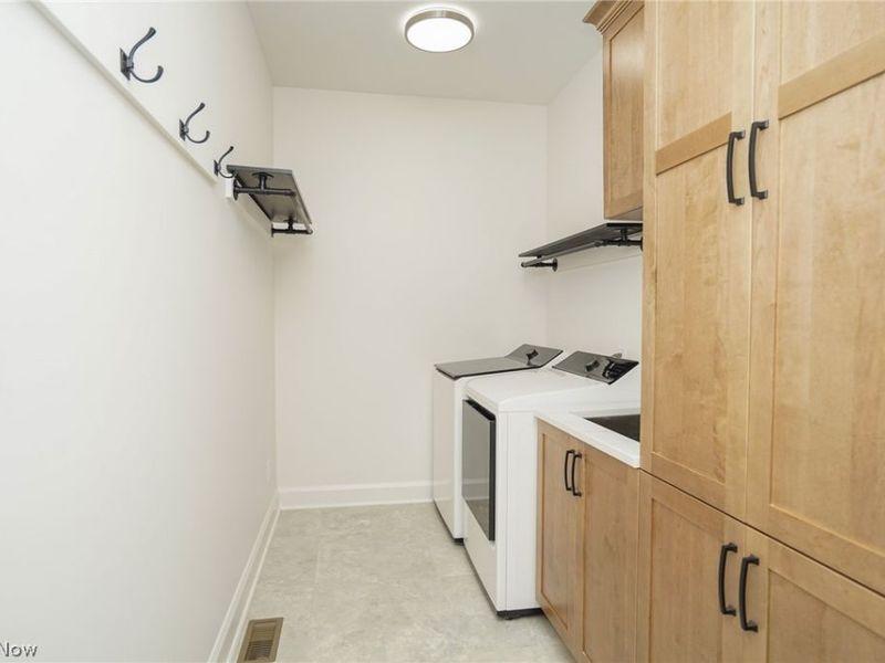1675 Woodland Circle , Poland, OH 44514 Photo 13