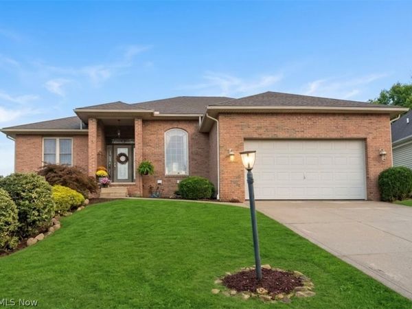 501 Deer Park Drive NE, New Philadelphia, OH 44663