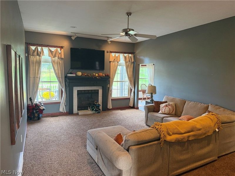 501 Deer Park Drive NE, New Philadelphia, OH 44663 Photo 4