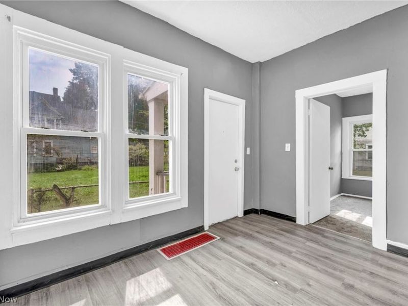 1352 Giddings Avenue , Cleveland, OH 44103 Photo 19
