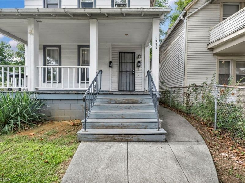 1352 Giddings Avenue , Cleveland, OH 44103 Photo 4