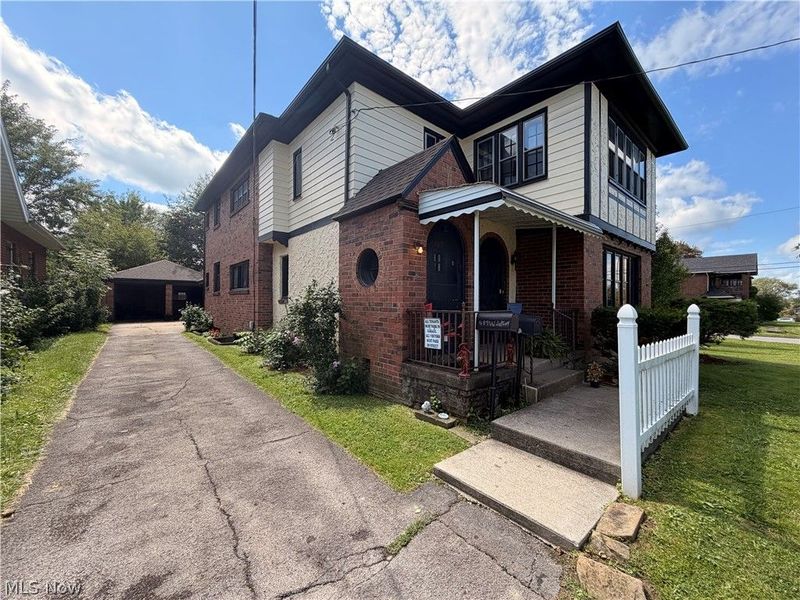489 W Judson Avenue , Youngstown, OH 44511 Photo 2