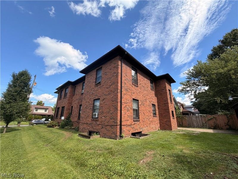 489 W Judson Avenue , Youngstown, OH 44511 Photo 4