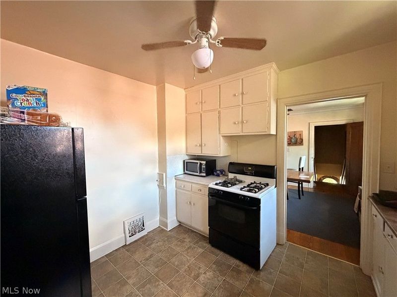489 W Judson Avenue , Youngstown, OH 44511 Photo 9