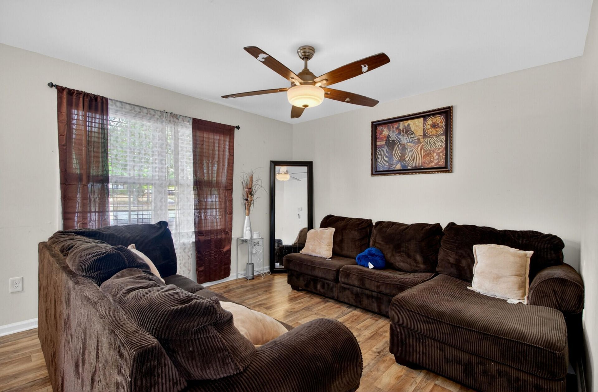 5031 Chateau Avenue Photo 4
