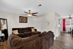 5031 Chateau Avenue photo 4