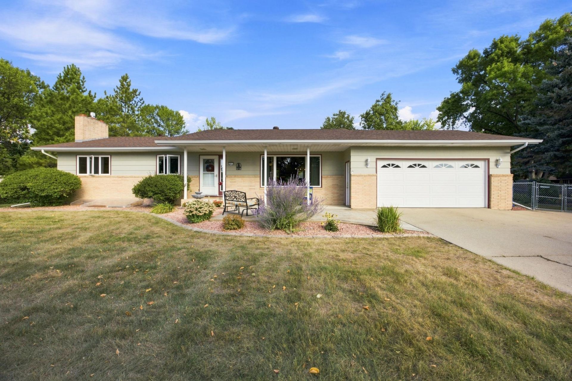 3657 River Drive S primary photo