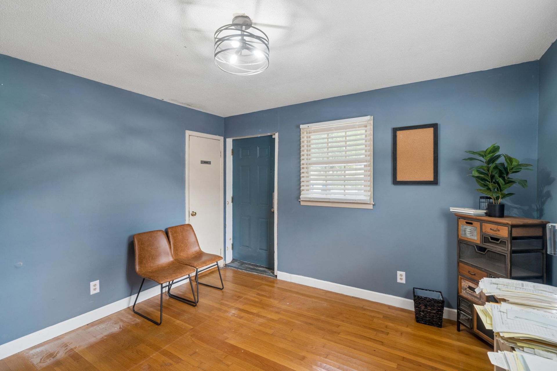 10562 Dorchester Road  Photo 11