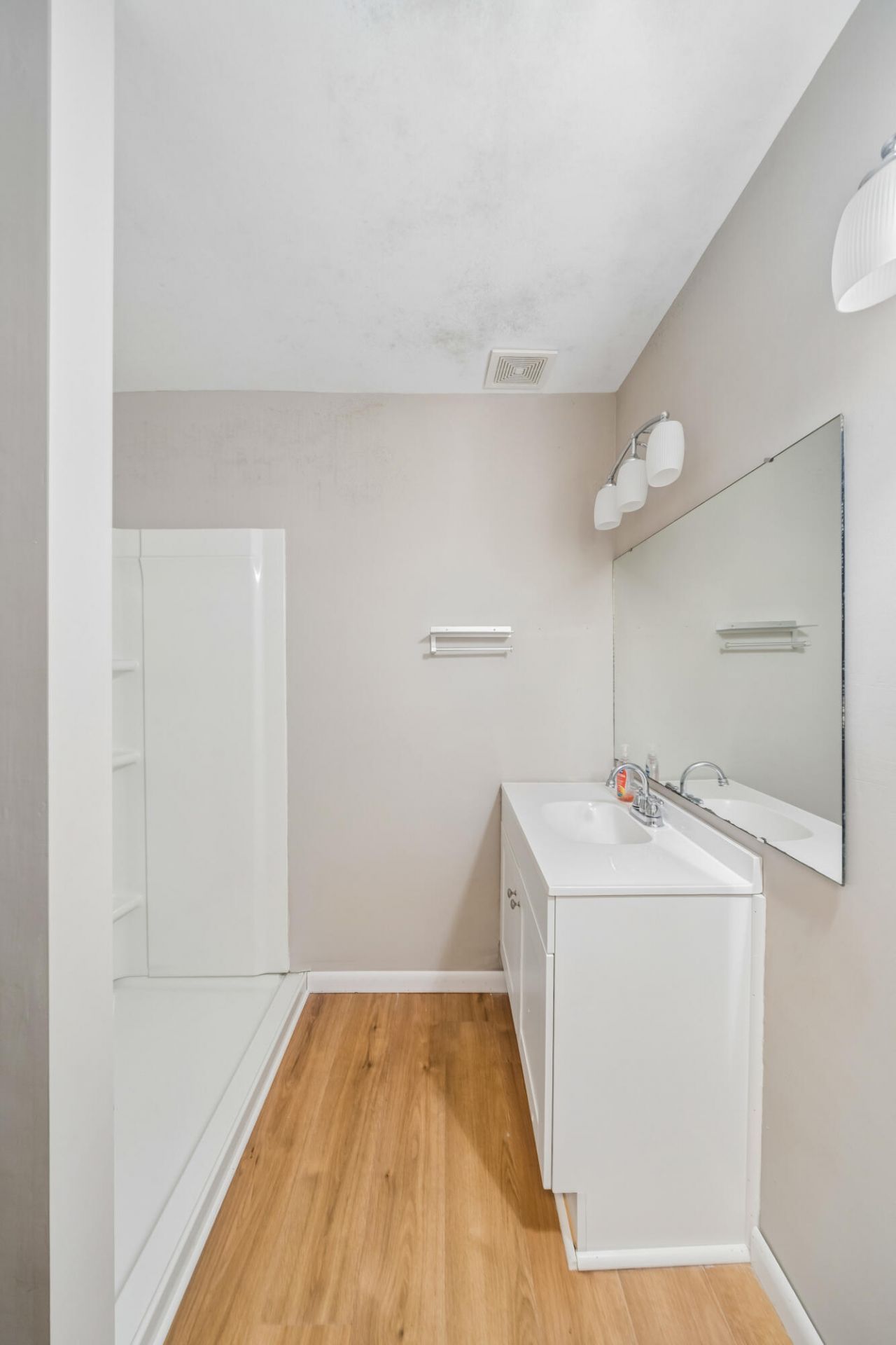 10562 Dorchester Road  Photo 13