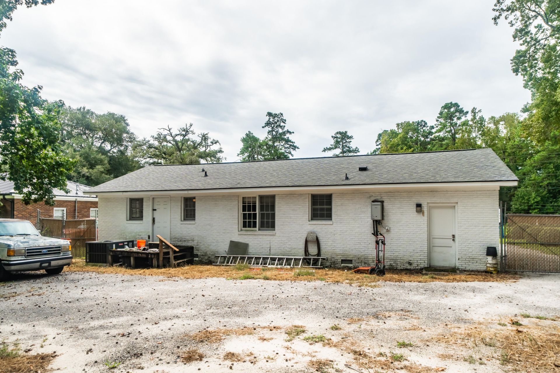 10562 Dorchester Road  Photo 18