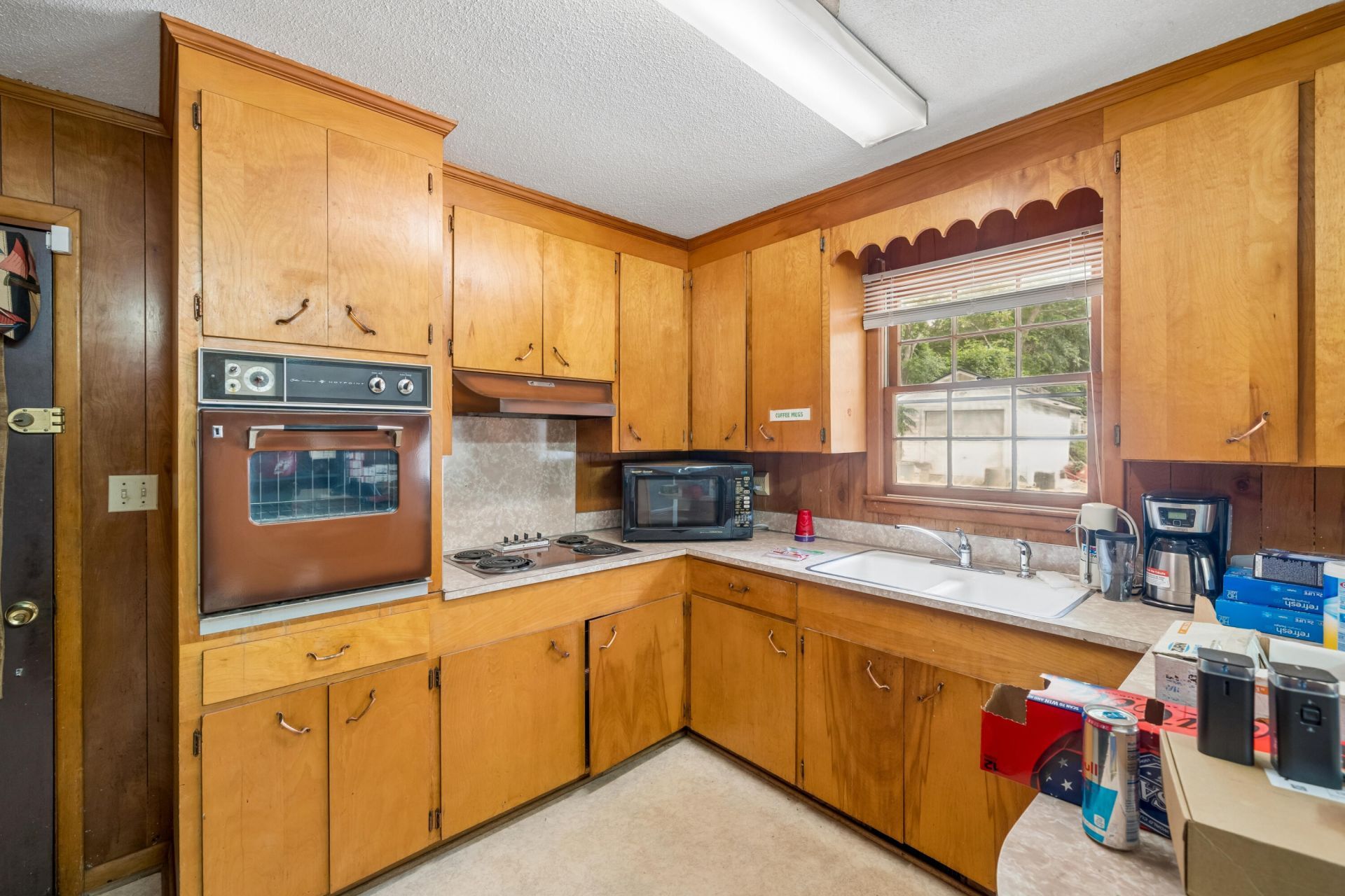 10562 Dorchester Road  Photo 7