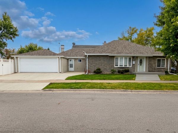 10801 OAK Avenue , Chicago Ridge, IL 60415