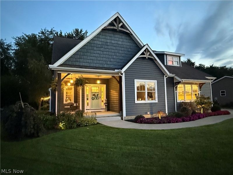 3098 Huntcliffe Road NE, Canton, OH 44721 Photo 1