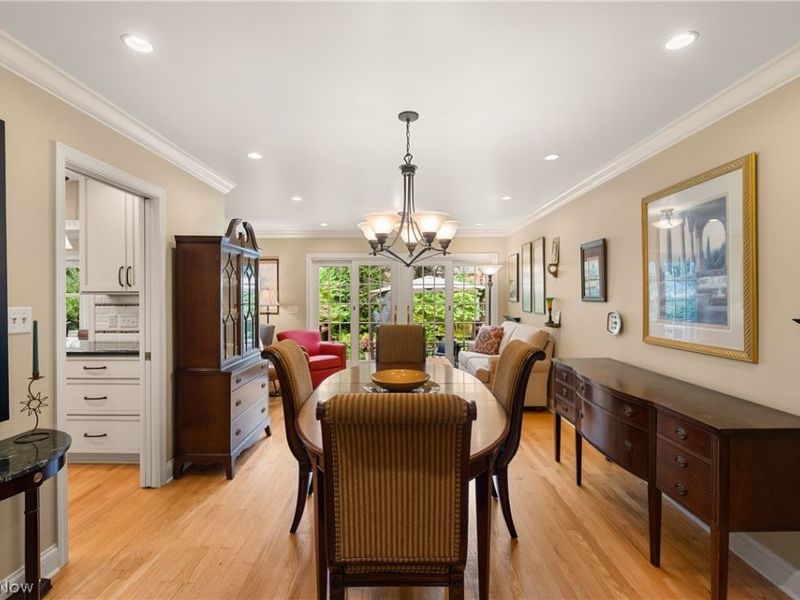 26900 Wolf Road , Bay Village, OH 44140 Photo 10