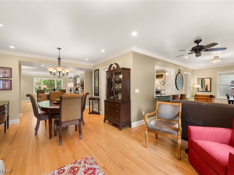 26900 Wolf Road , Bay Village, OH 44140 Photo 12