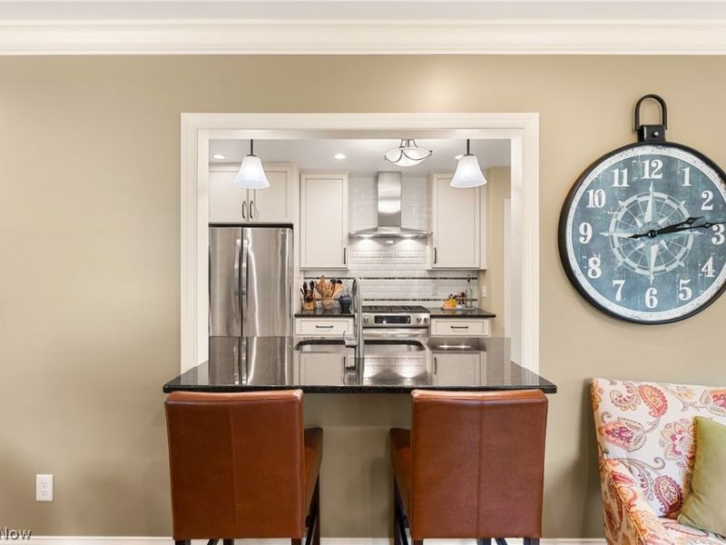 26900 Wolf Road , Bay Village, OH 44140 Photo 16