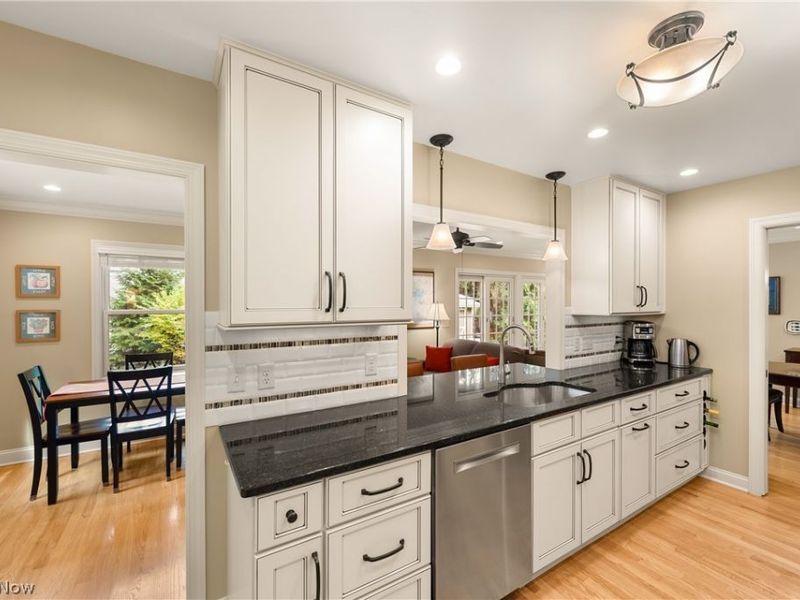 26900 Wolf Road , Bay Village, OH 44140 Photo 20