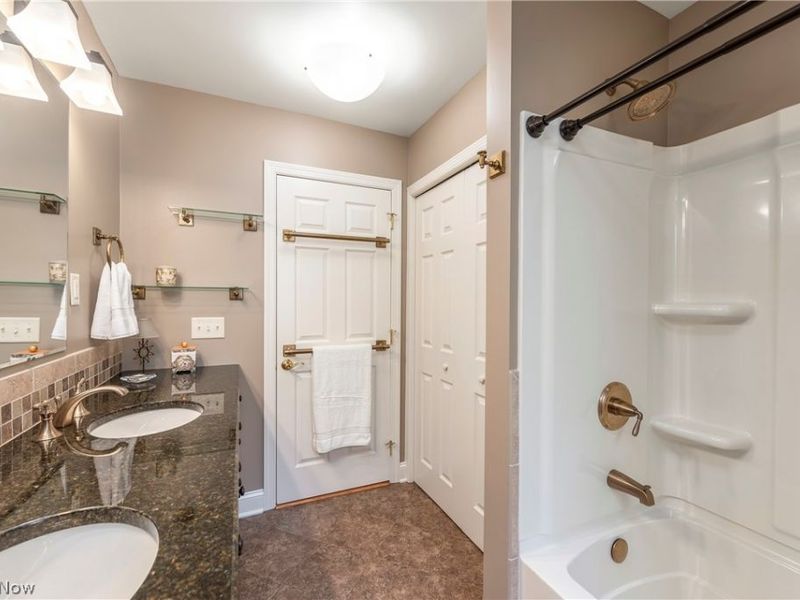 26900 Wolf Road , Bay Village, OH 44140 Photo 28