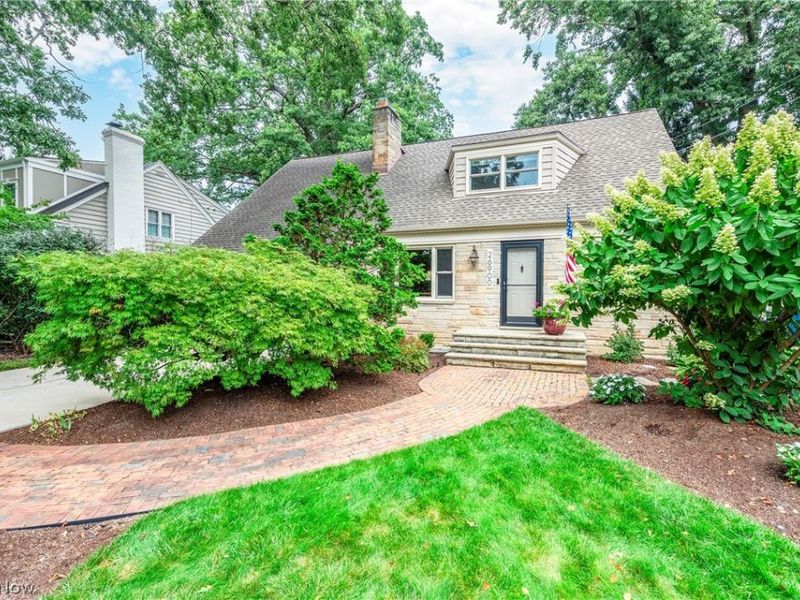 26900 Wolf Road , Bay Village, OH 44140 Photo 3