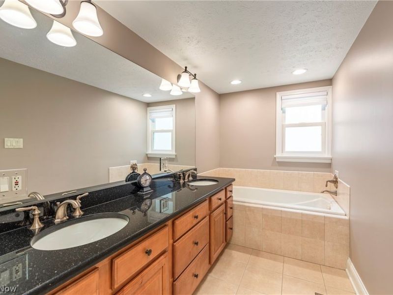 26900 Wolf Road , Bay Village, OH 44140 Photo 35