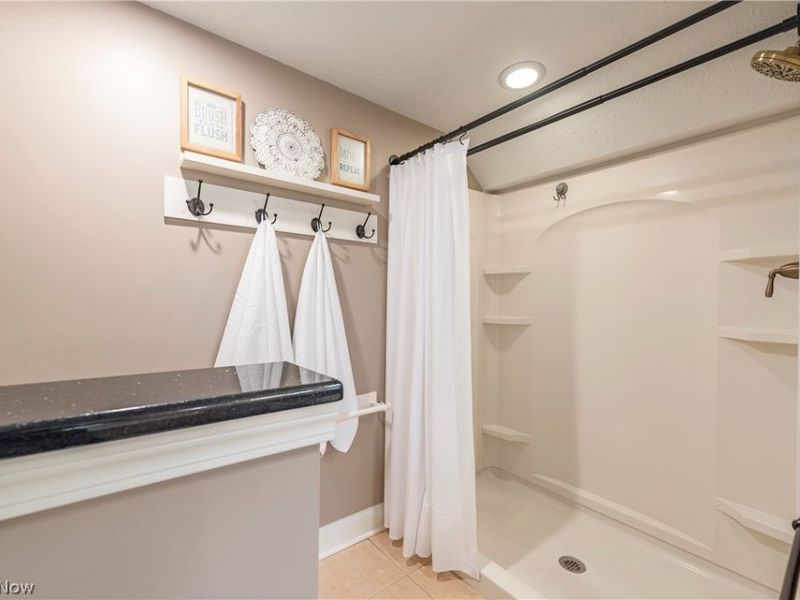 26900 Wolf Road , Bay Village, OH 44140 Photo 36