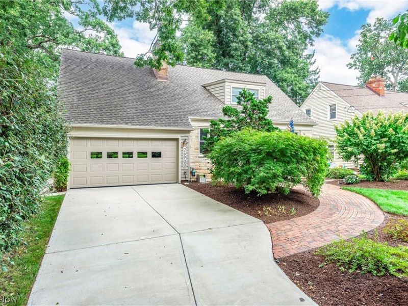 26900 Wolf Road , Bay Village, OH 44140 Photo 4