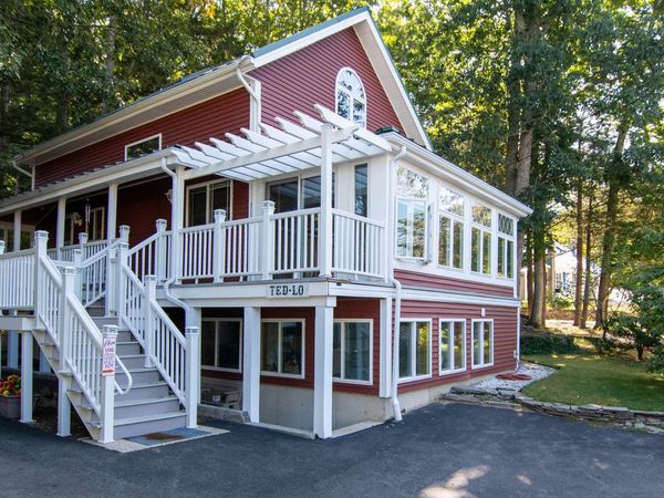 16 Governors Drive, Raymond, NH 03077