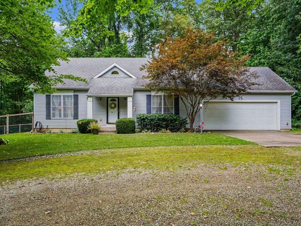 6367 Pokagon Road, Berrien Center, MI 49102