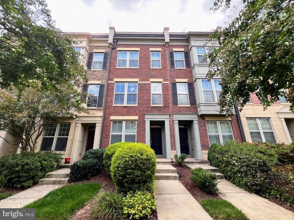 860 REGENTS SQUARE, OXON HILL, MD 20745