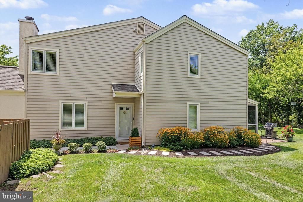 525 PORTSMOUTH COURT , DOYLESTOWN, PA 18901