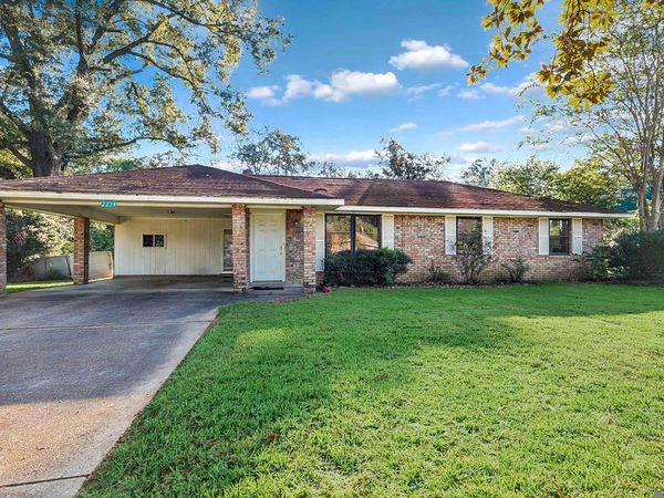2234 Park Cir, Baton Rouge, LA 70819