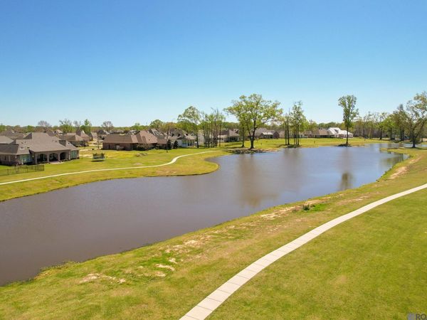 82 Rue Fraise, Zachary, LA 70791