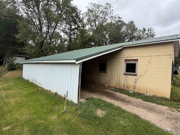 28766 State Hwy 60 Road, Lone Rock, WI 53556