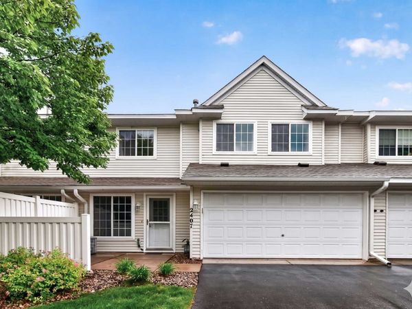 2407 Harvest Way , Chanhassen, MN 55317