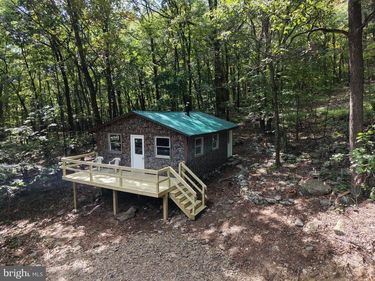 22+/- ACRES AT 20526 LAUREL MOUNTAIN ROAD , THREE SPRINGS, PA 17264