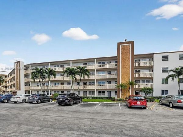 4076 E Guildford E, Unit 4, Boca Raton, FL 33434