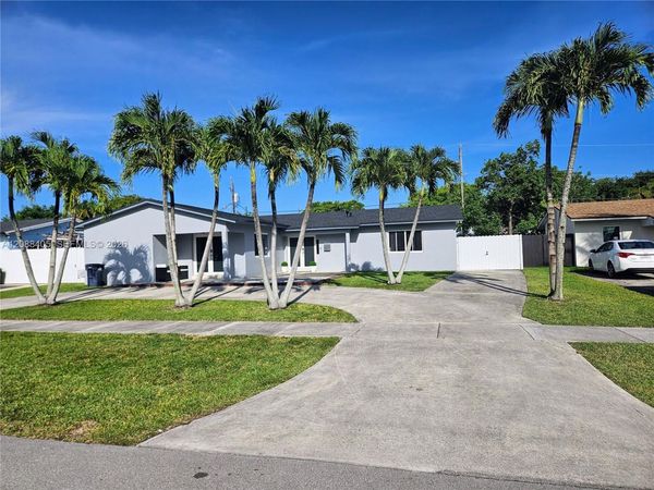 19115 Bel Aire Dr , Cutler Bay, FL 33157