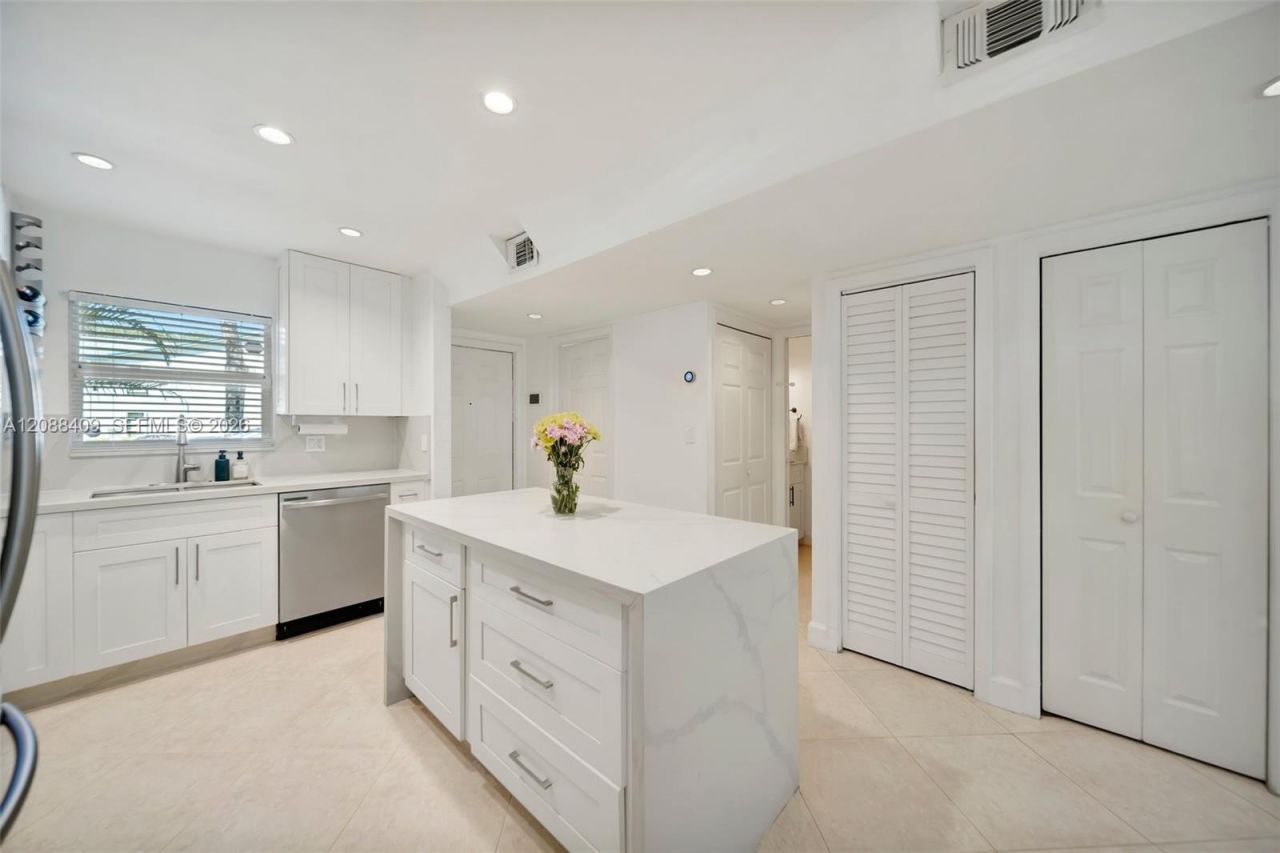 2801 N 34 Ave, Unit 16C, Hollywood, FL 33021 Photo